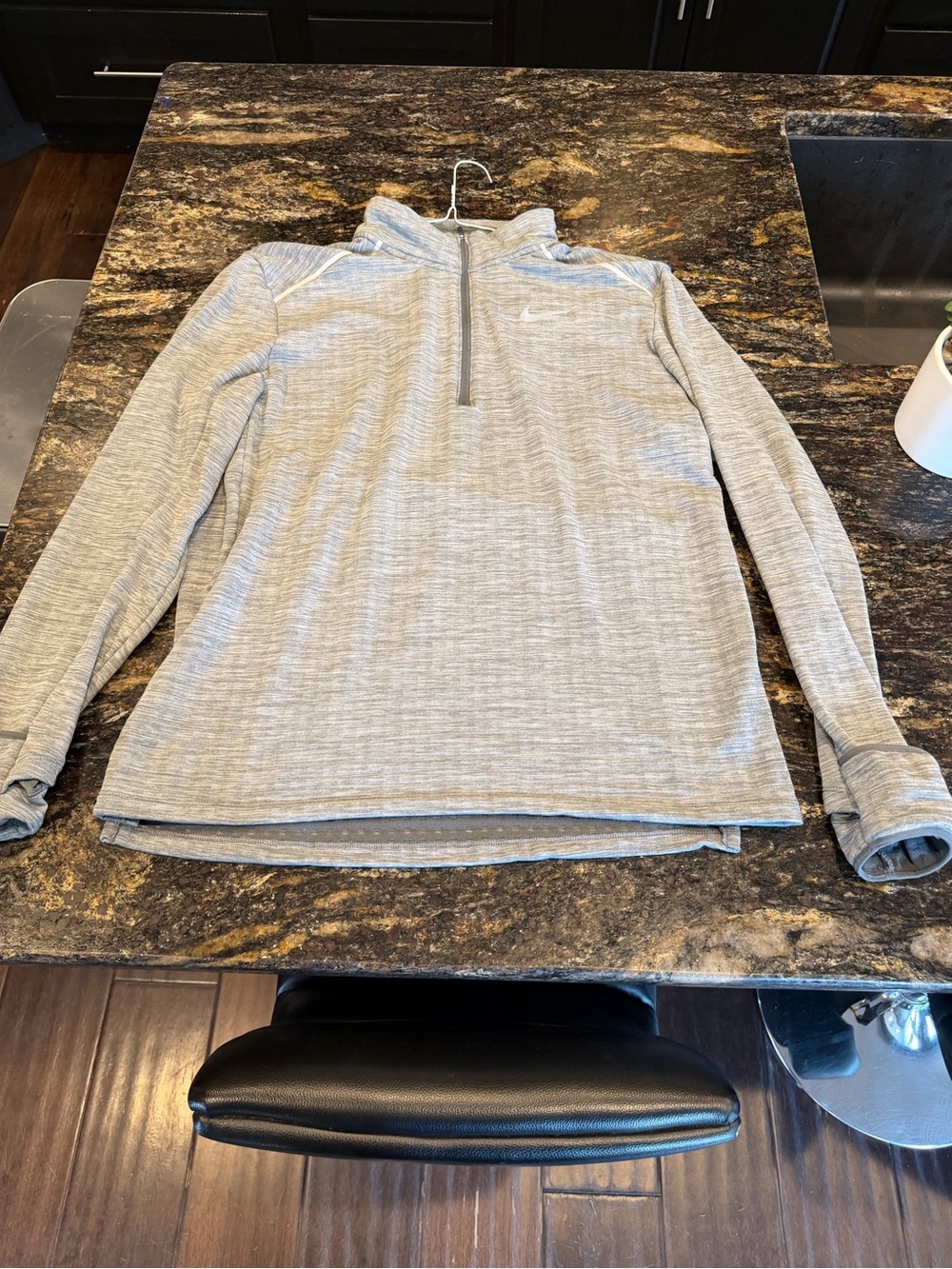 Nike Running Men's Light Gray Quarter-Zip Pullover L